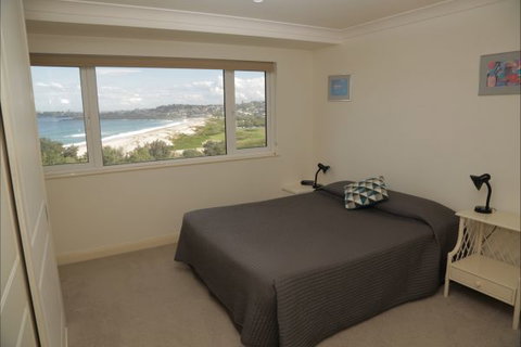 A Beach House Near Manly Two - Tourism TAS 3